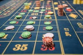 Dashboard fun4d menampilkan saldo, riwayat transaksi DANA dan OVO, serta menu sportsbook